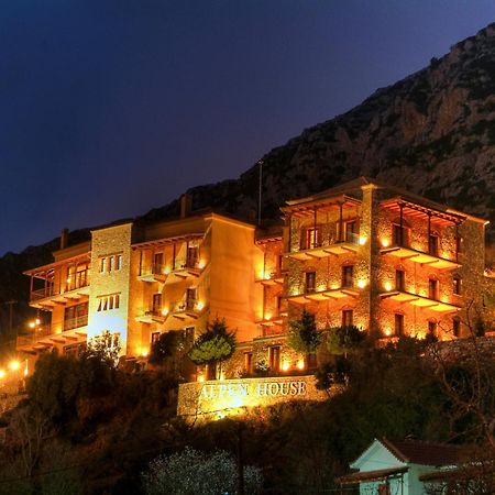 Alpen House Hotel & Suites Arachova Esterno foto