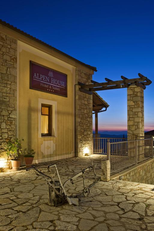 Alpen House Hotel & Suites Arachova Esterno foto
