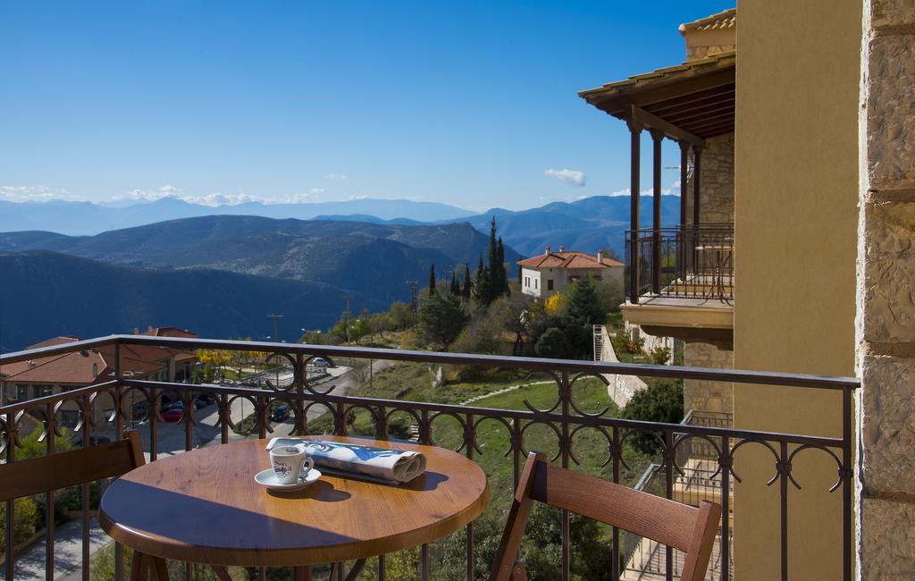 Alpen House Hotel & Suites Arachova Esterno foto