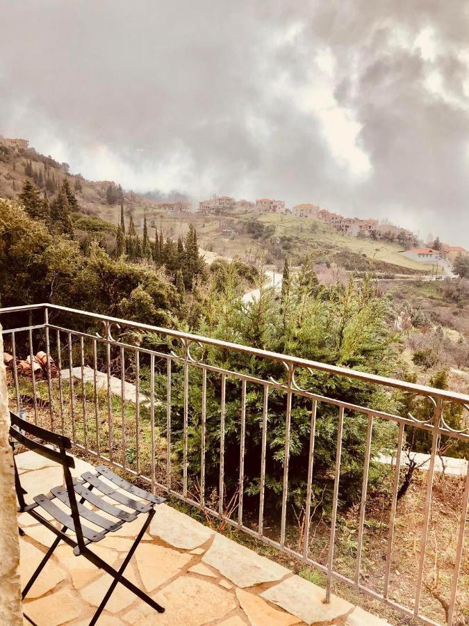 Alpen House Hotel & Suites Arachova Esterno foto