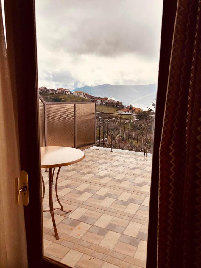 Alpen House Hotel & Suites Arachova Esterno foto