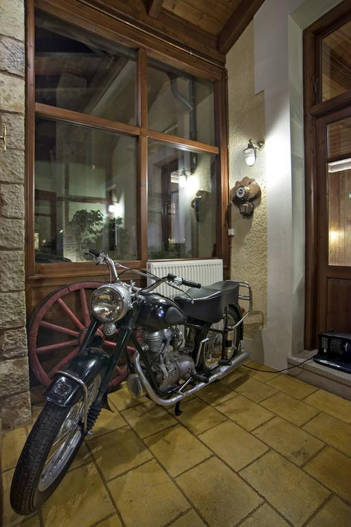 Alpen House Hotel & Suites Arachova Esterno foto