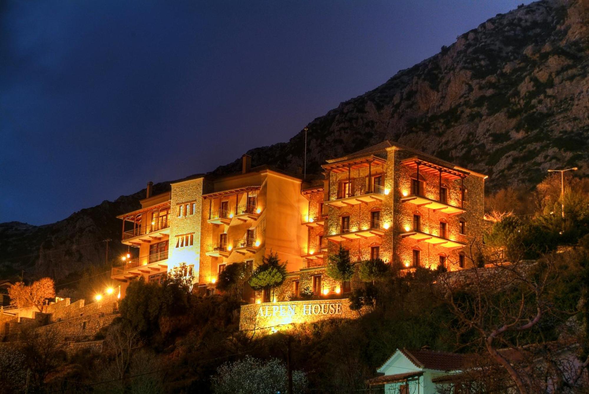 Alpen House Hotel & Suites Arachova Esterno foto