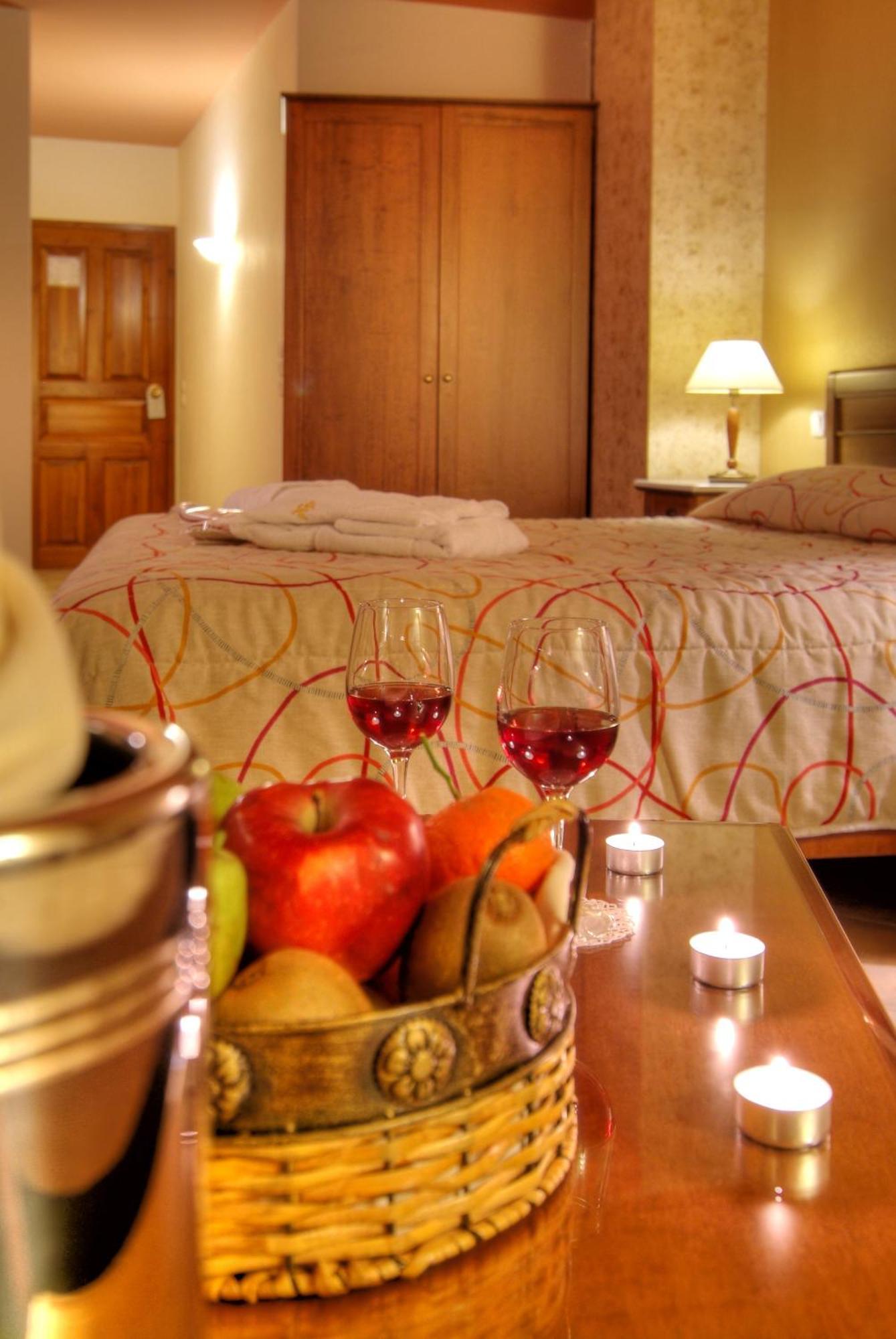 Alpen House Hotel & Suites Arachova Esterno foto