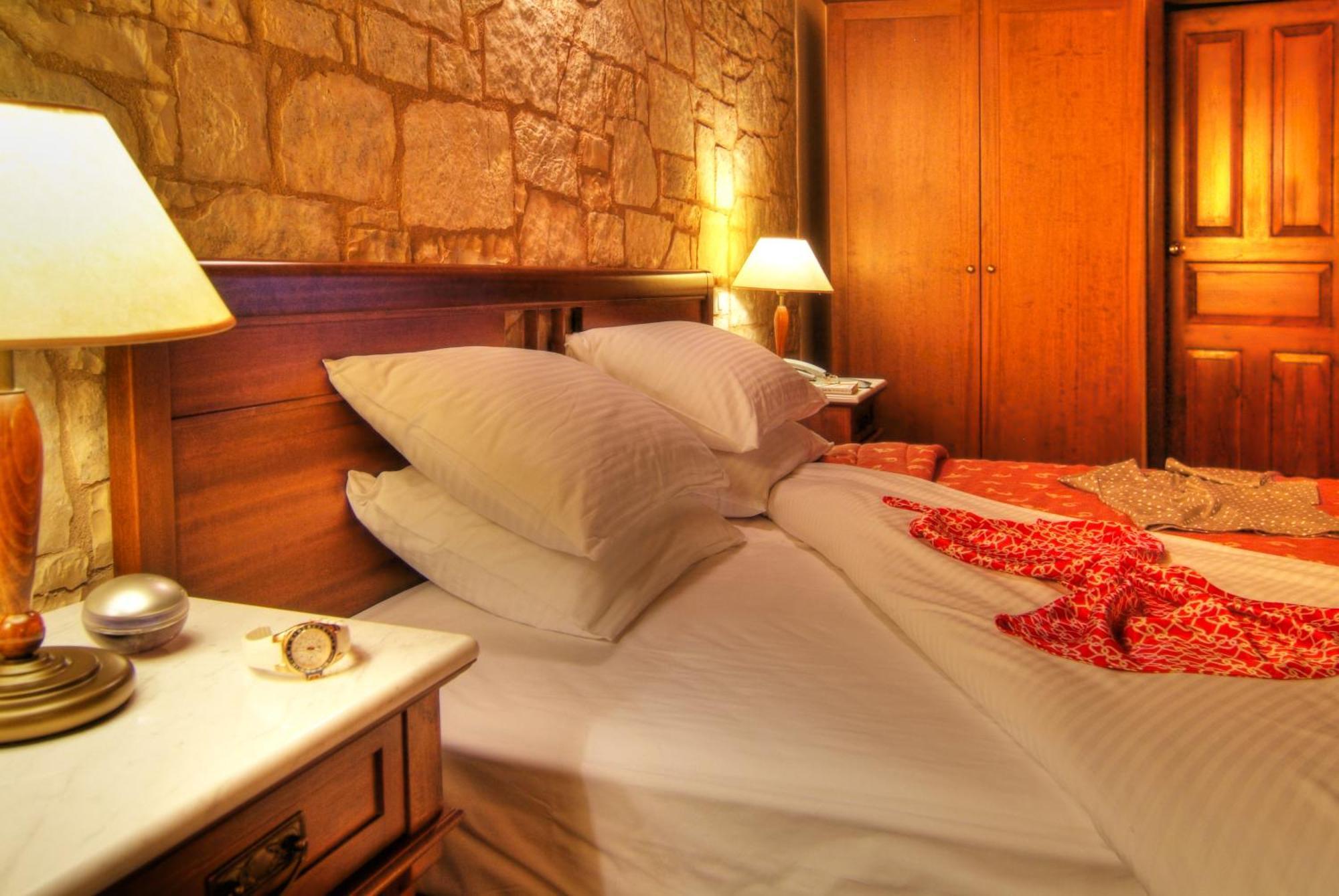 Alpen House Hotel & Suites Arachova Esterno foto