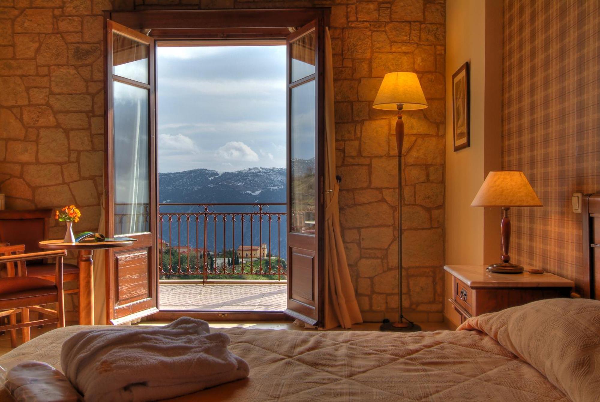 Alpen House Hotel & Suites Arachova Esterno foto