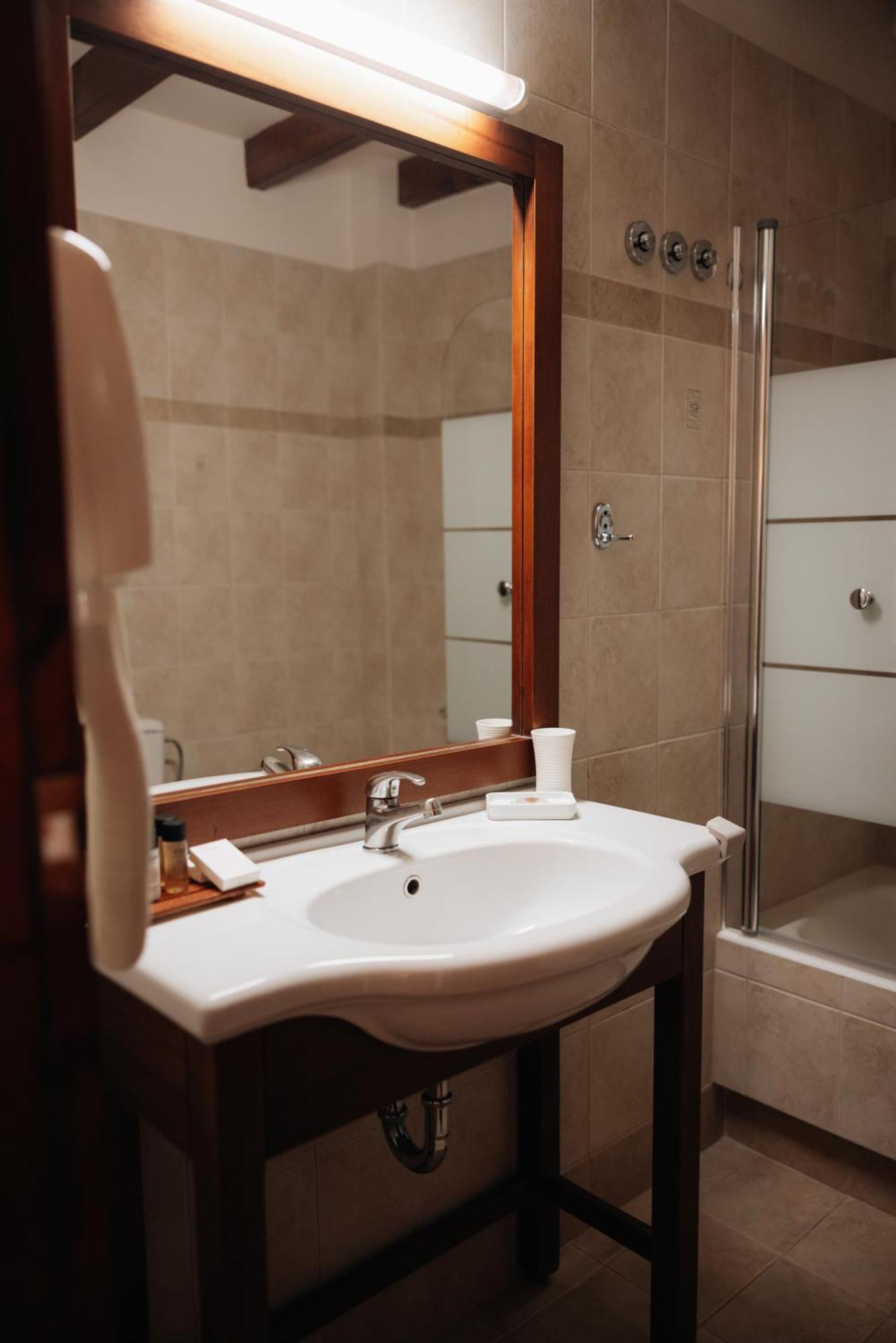 Alpen House Hotel & Suites Arachova Esterno foto
